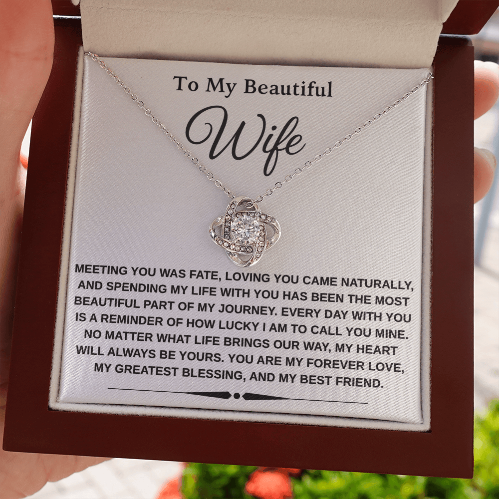 [Almost Sold Out] Love Knot Necklace