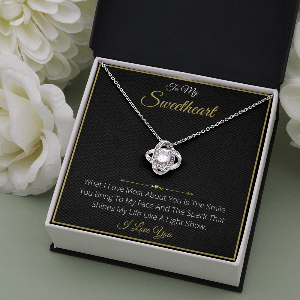 Love Knot Necklace 02