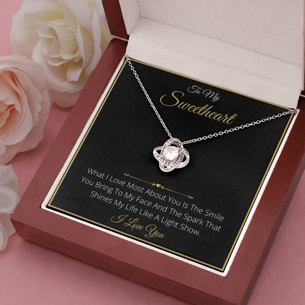 Love Knot Necklace 02
